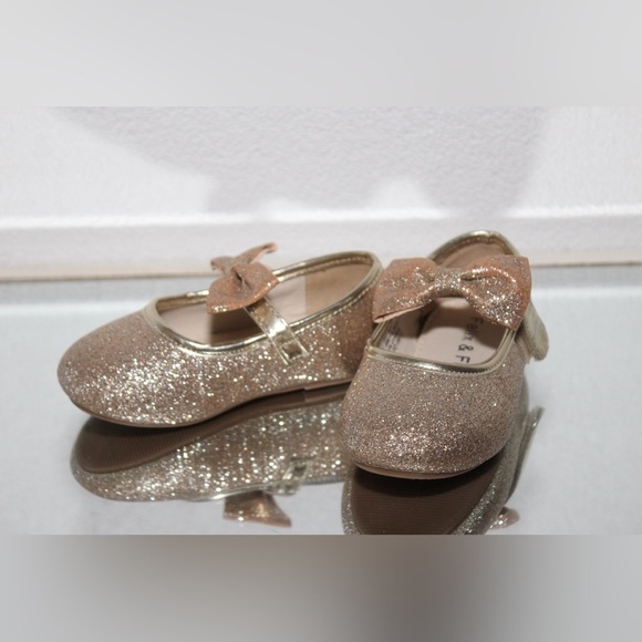 felix & flora Other - Felix & Flora Toddler Girl Dress Shoes Mary Jane Flats Gold Glitter Size 5